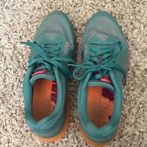 Women’s Nike Air Max -9.5